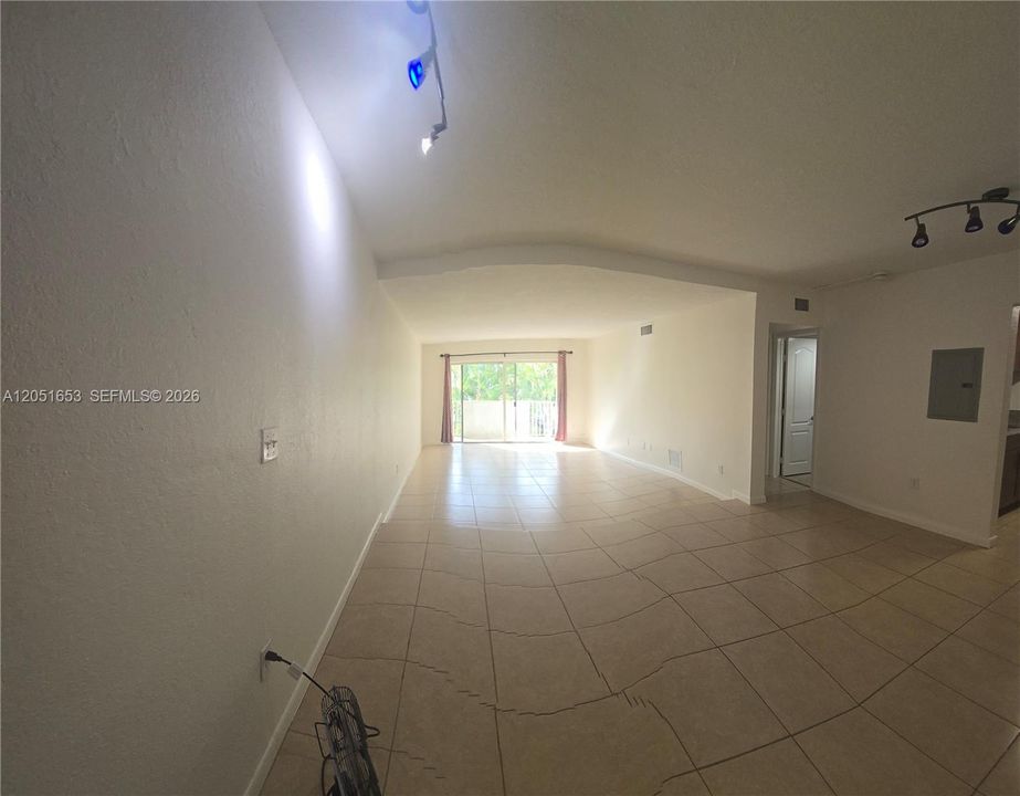 В аренду: $2,000 (1 спален, 1 ванн, 800 Квадратных фут)