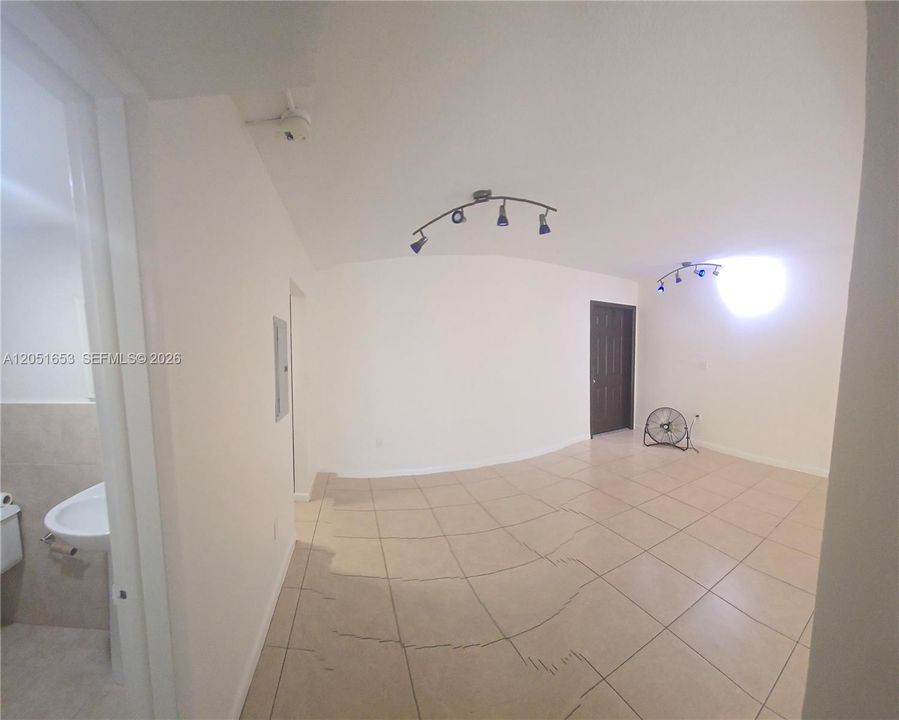 В аренду: $2,000 (1 спален, 1 ванн, 800 Квадратных фут)