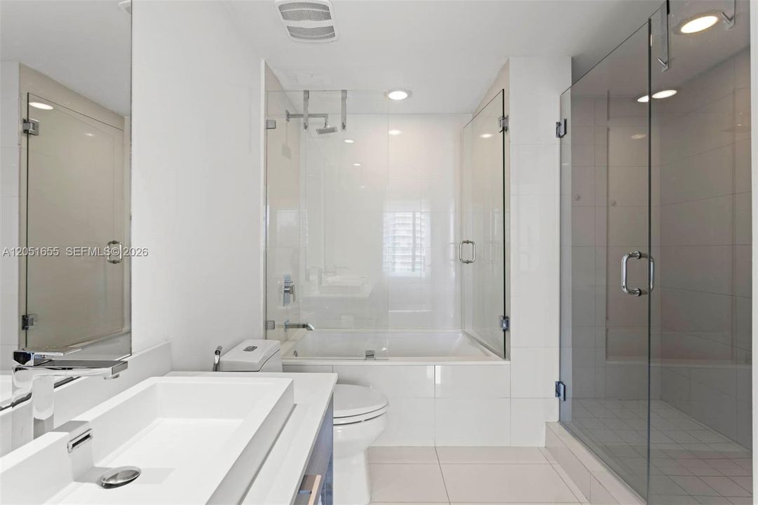 For Sale: $998,000 (3 beds, 2 baths, 1154 Square Feet)