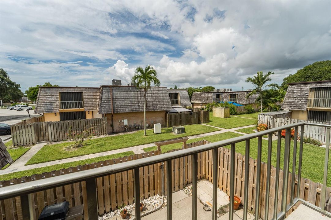 85 Lake Arbor Drive in Palm Springs-12