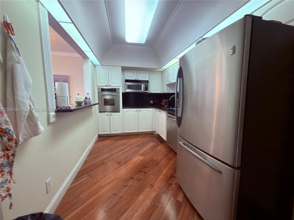 For Sale: $420,000 (2 beds, 2 baths, 1505 Square Feet)