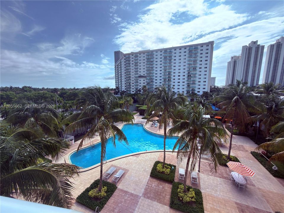 For Sale: $420,000 (2 beds, 2 baths, 1505 Square Feet)