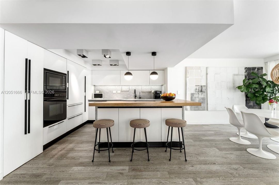 En Venta: $2,990,000 (3 camas, 2 baños, 1930 Pies cuadrados)