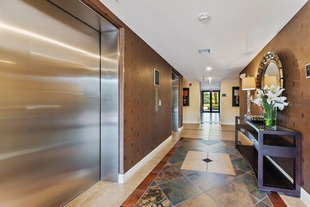 Lobby/Foyer