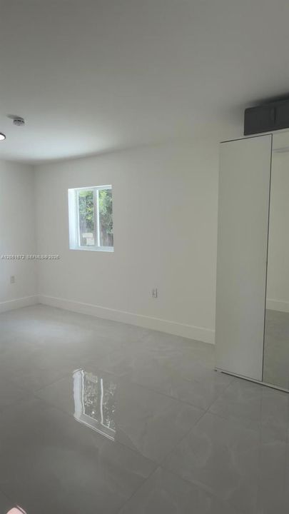 В аренду: $4,200 (4 спален, 2 ванн, 1752 Квадратных фут)