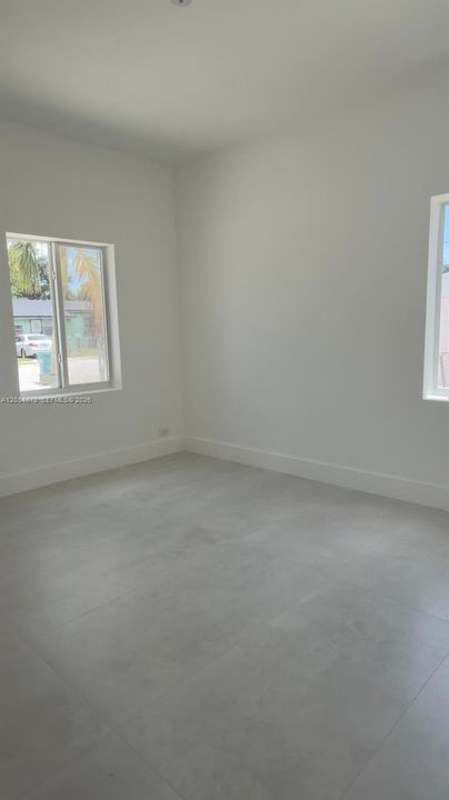 В аренду: $4,200 (4 спален, 2 ванн, 1752 Квадратных фут)