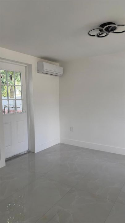 В аренду: $4,200 (4 спален, 2 ванн, 1752 Квадратных фут)