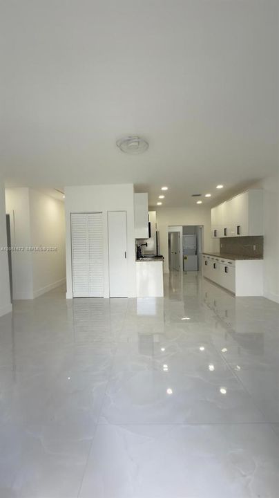 В аренду: $4,200 (4 спален, 2 ванн, 1752 Квадратных фут)