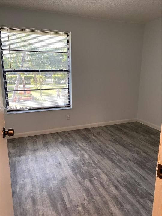 For Rent: $1,950 (2 beds, 2 baths, 880 Square Feet)