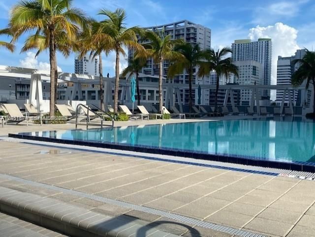 En Venta: $415,000 (1 camas, 1 baños, 693 Pies cuadrados)