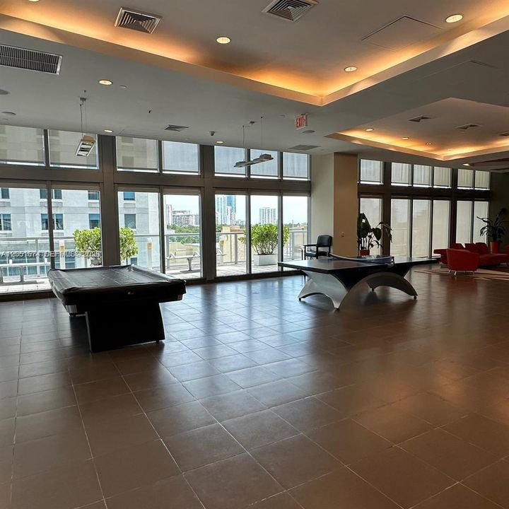 En Venta: $415,000 (1 camas, 1 baños, 693 Pies cuadrados)