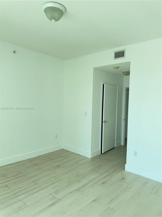 En Venta: $415,000 (1 camas, 1 baños, 693 Pies cuadrados)