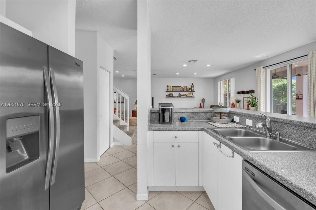 En Venta: $799,000 (5 camas, 3 baños, 2480 Pies cuadrados)