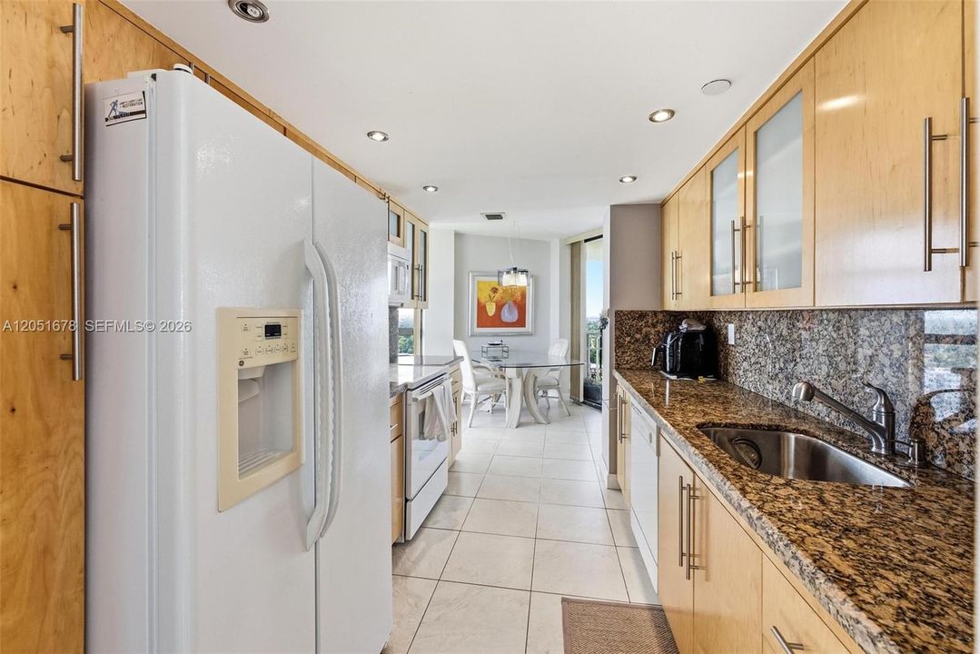 На продажу: $489,000 (2 спален, 2 ванн, 1538 Квадратных фут)