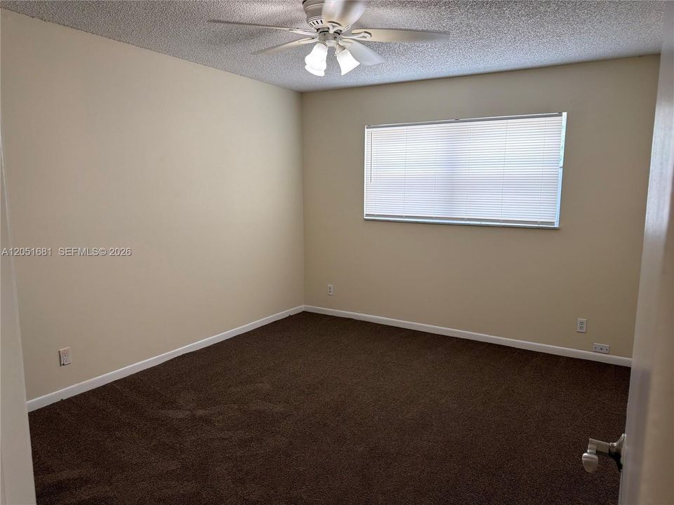 For Sale: $179,000 (2 beds, 2 baths, 1059 Square Feet)