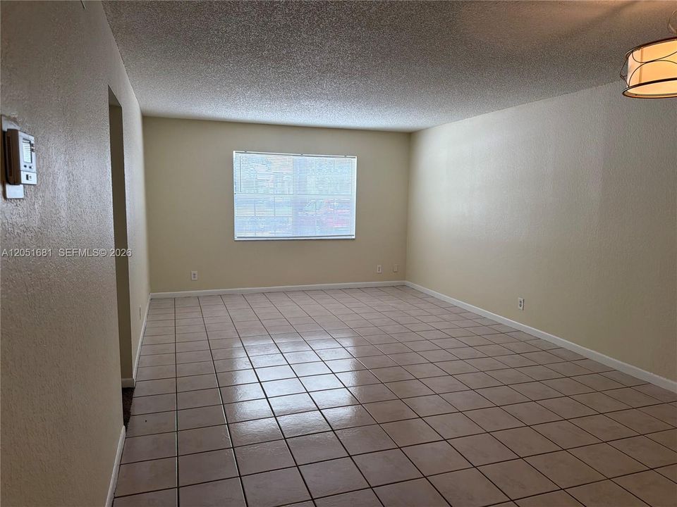 For Sale: $179,000 (2 beds, 2 baths, 1059 Square Feet)