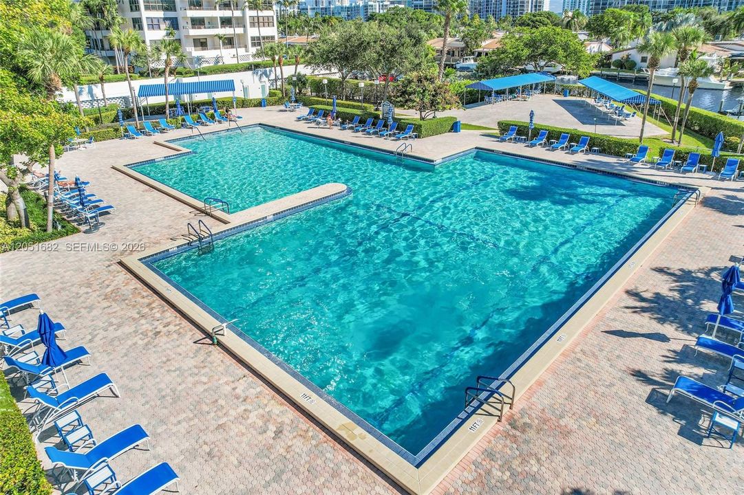 En Venta: $289,000 (1 camas, 1 baños, 950 Pies cuadrados)