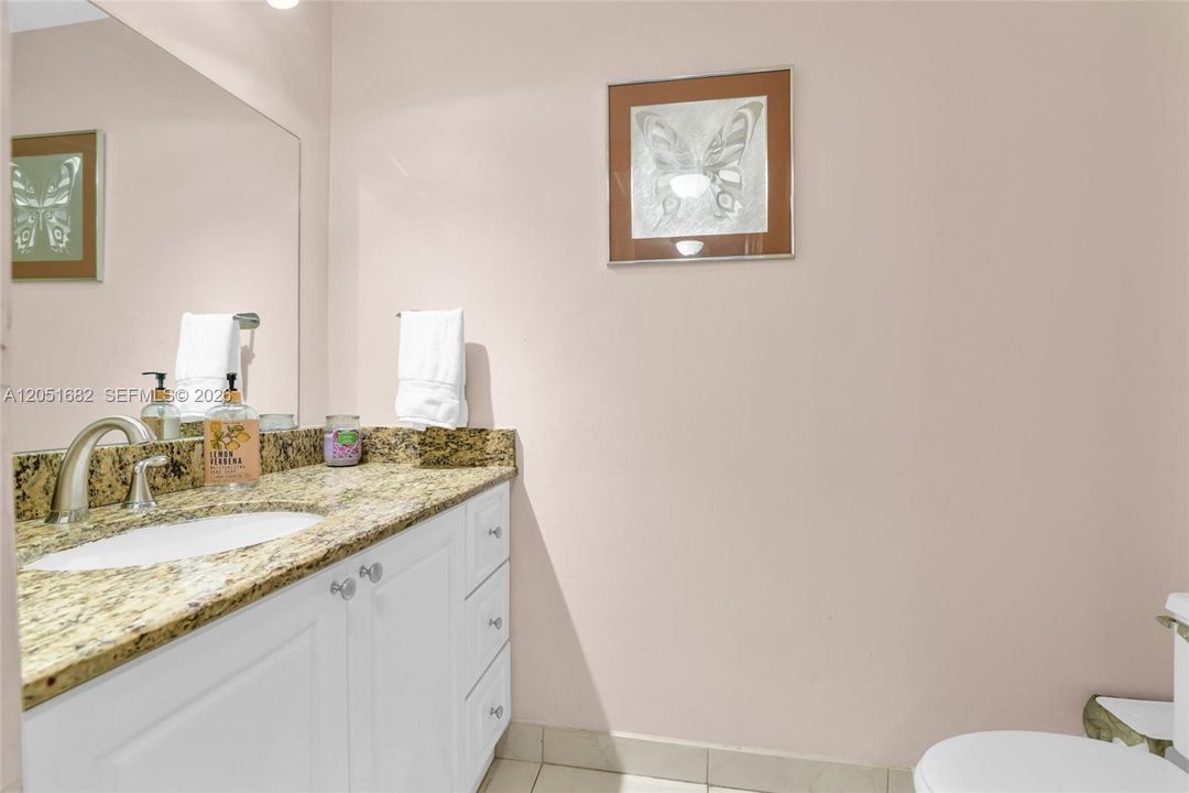 En Venta: $289,000 (1 camas, 1 baños, 950 Pies cuadrados)