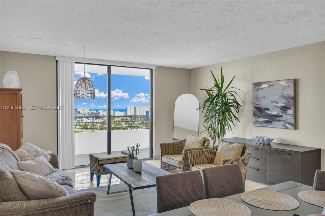 En Venta: $289,000 (1 camas, 1 baños, 950 Pies cuadrados)
