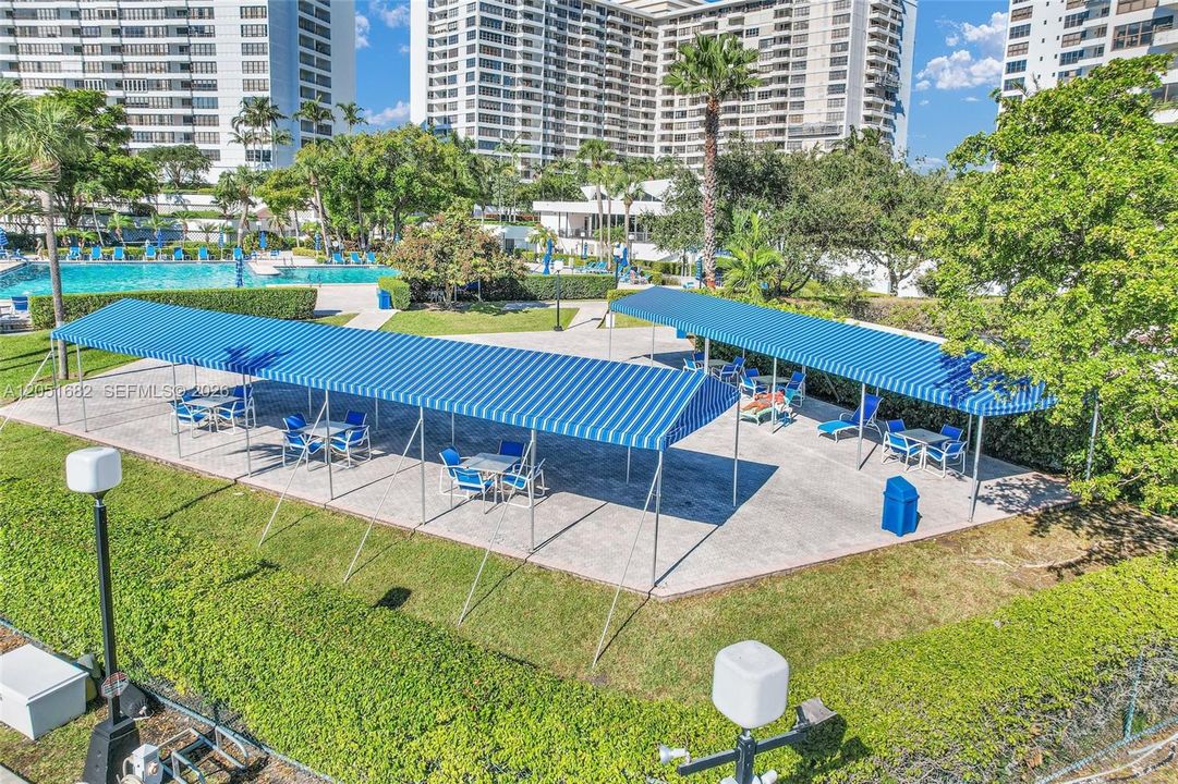 En Venta: $289,000 (1 camas, 1 baños, 950 Pies cuadrados)