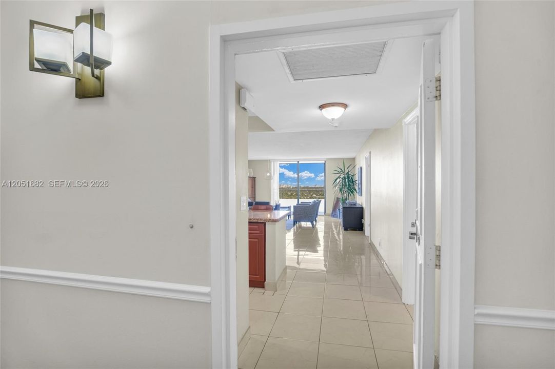 En Venta: $289,000 (1 camas, 1 baños, 950 Pies cuadrados)