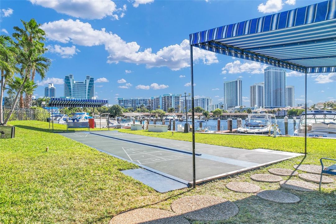 En Venta: $289,000 (1 camas, 1 baños, 950 Pies cuadrados)