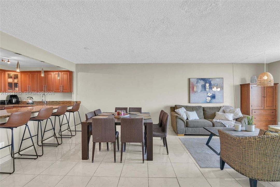 En Venta: $289,000 (1 camas, 1 baños, 950 Pies cuadrados)
