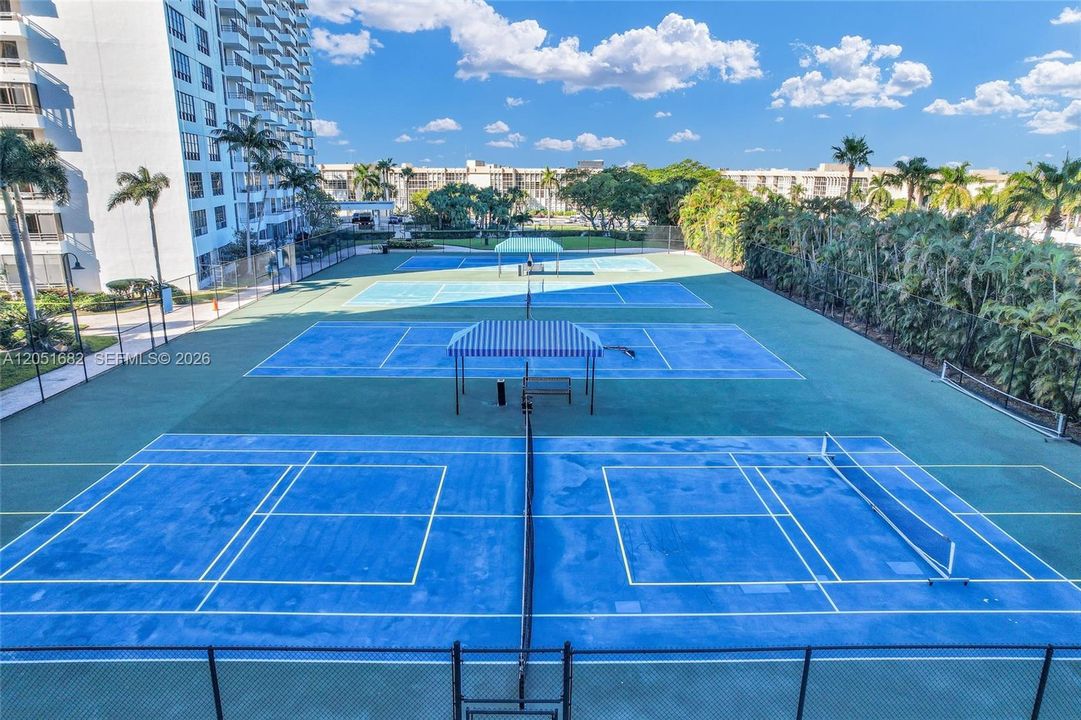 En Venta: $289,000 (1 camas, 1 baños, 950 Pies cuadrados)
