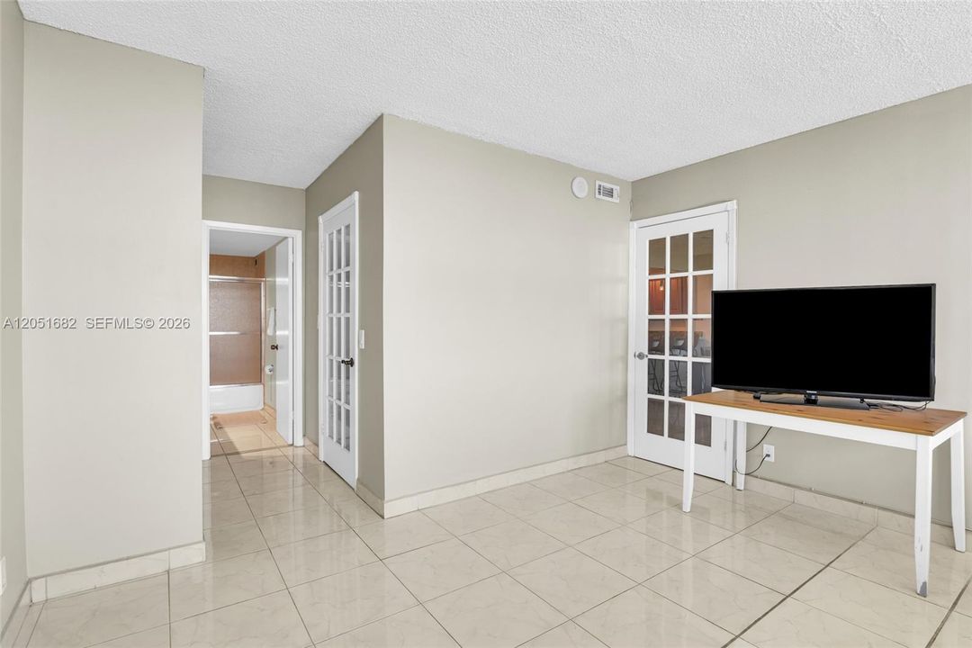 En Venta: $289,000 (1 camas, 1 baños, 950 Pies cuadrados)