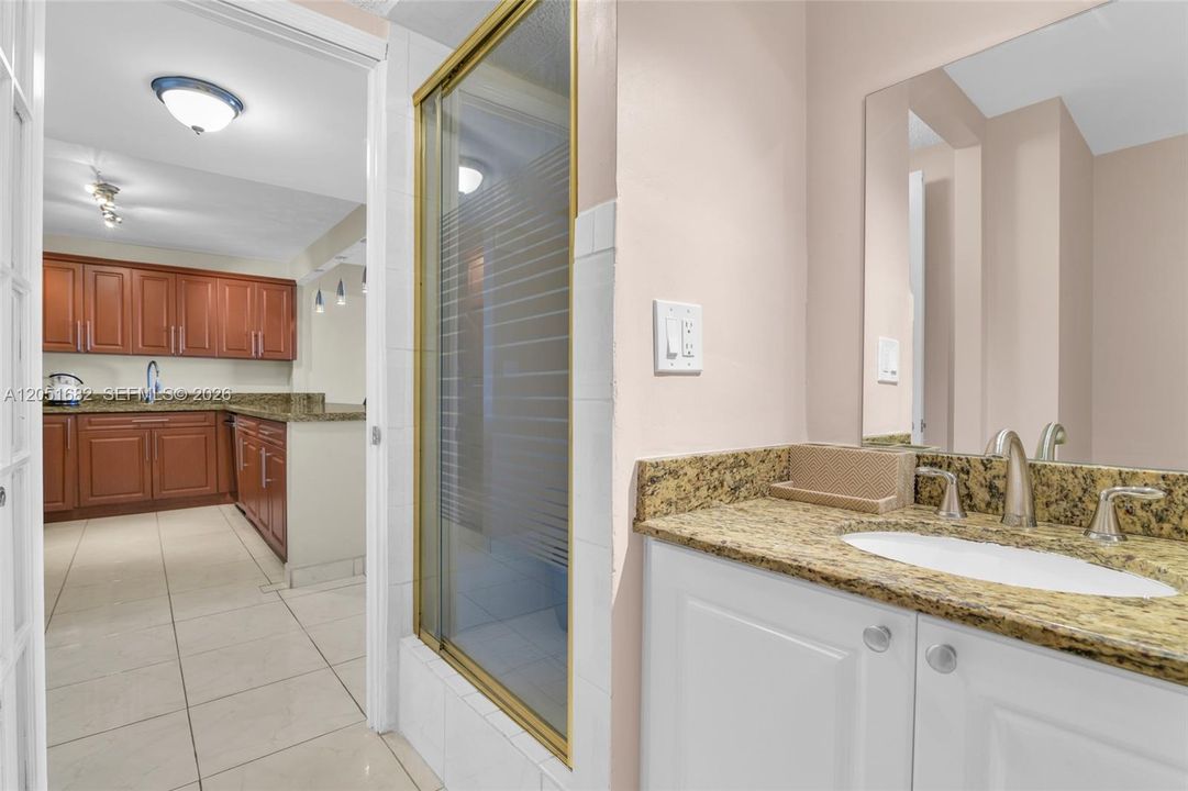En Venta: $289,000 (1 camas, 1 baños, 950 Pies cuadrados)