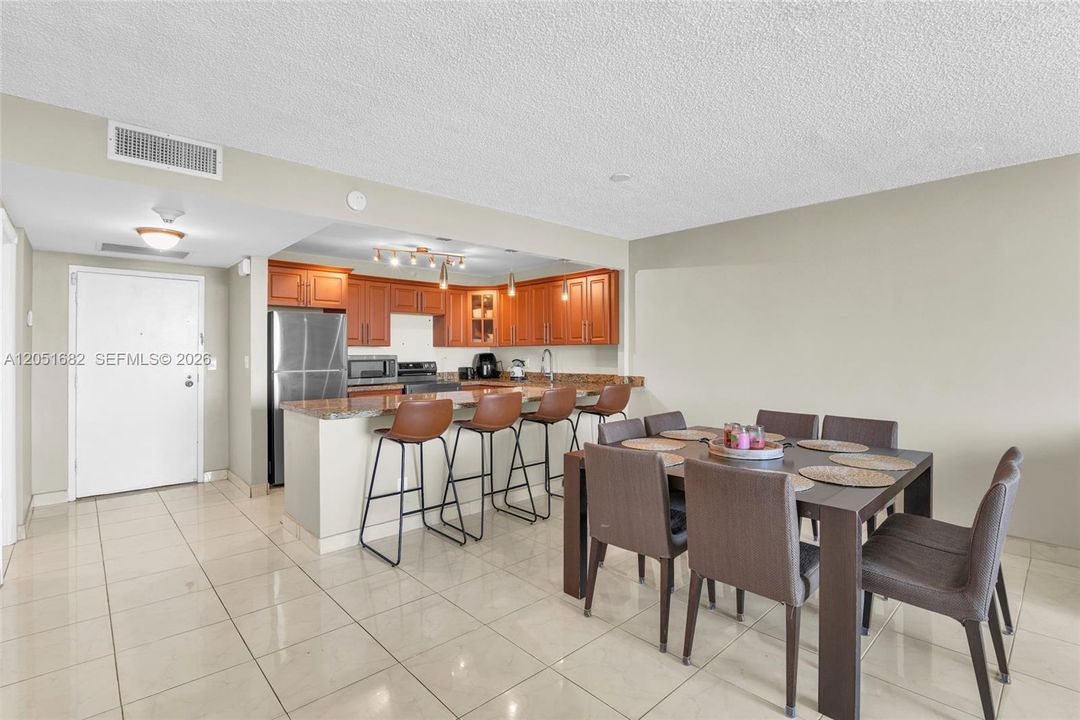 En Venta: $289,000 (1 camas, 1 baños, 950 Pies cuadrados)