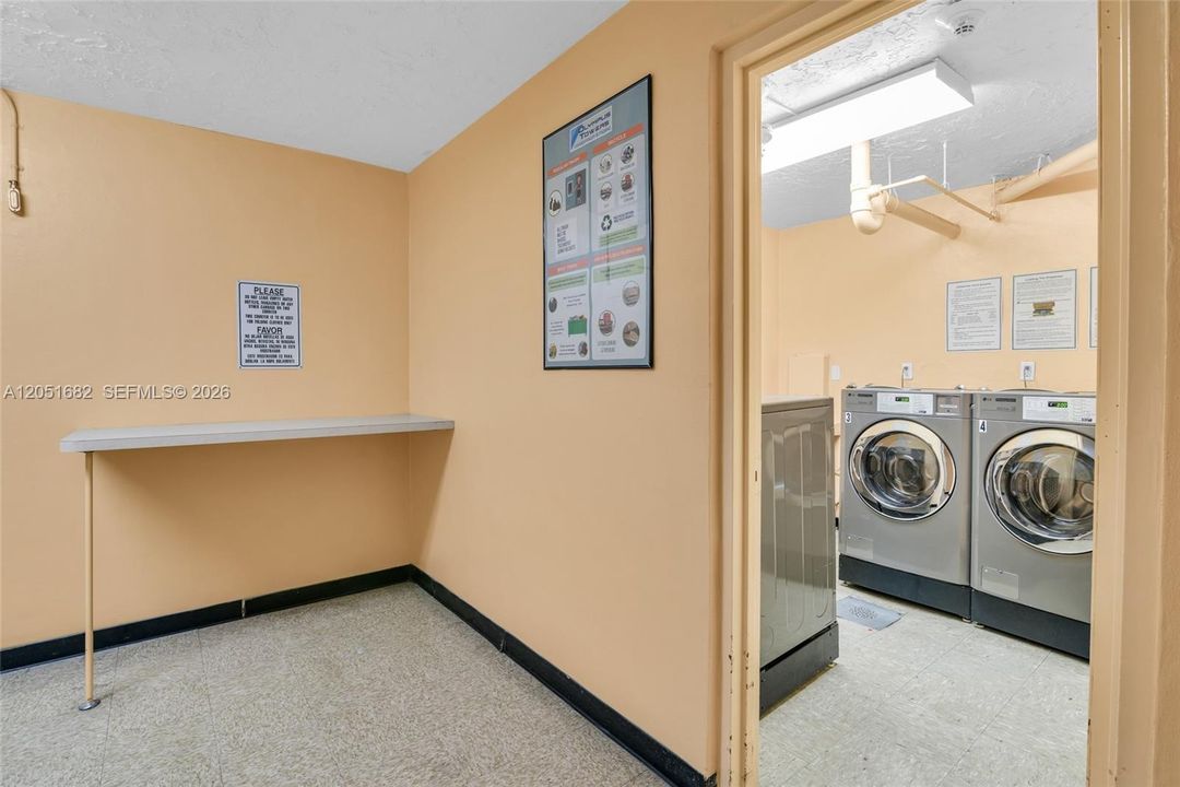 En Venta: $289,000 (1 camas, 1 baños, 950 Pies cuadrados)