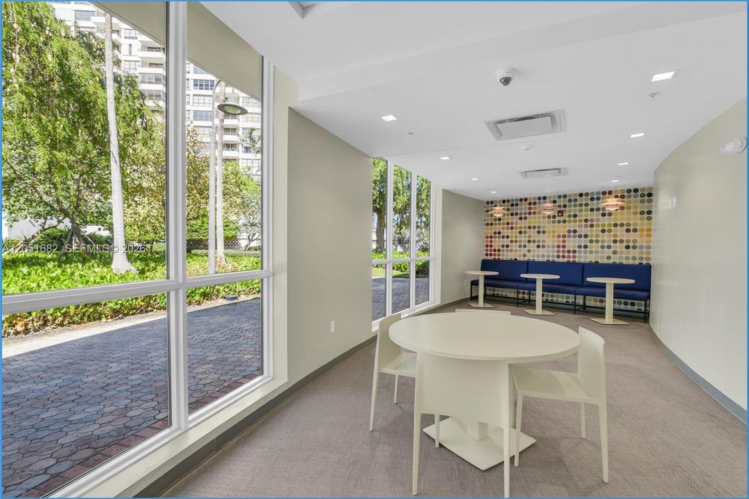 En Venta: $289,000 (1 camas, 1 baños, 950 Pies cuadrados)