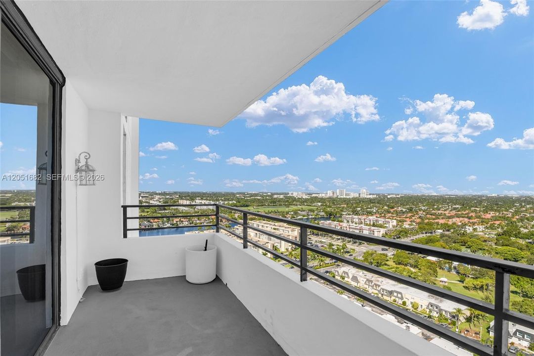En Venta: $289,000 (1 camas, 1 baños, 950 Pies cuadrados)