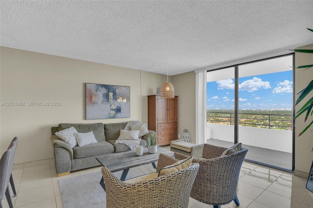 En Venta: $289,000 (1 camas, 1 baños, 950 Pies cuadrados)