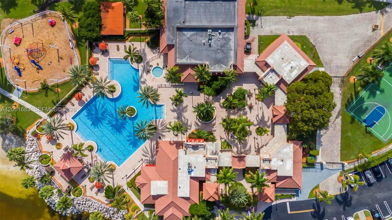 На продажу: $1,739,000 (6 спален, 4 ванн, 4264 Квадратных фут)
