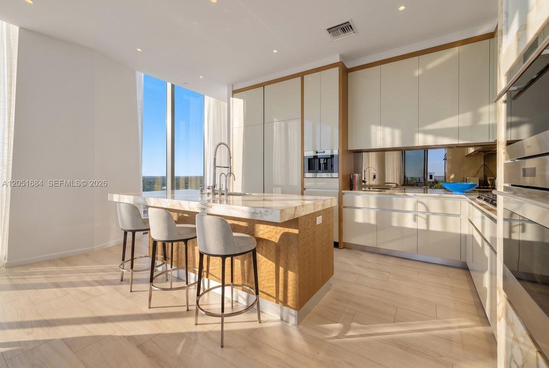 На продажу: $8,975,000 (4 спален, 4 ванн, 3247 Квадратных фут)