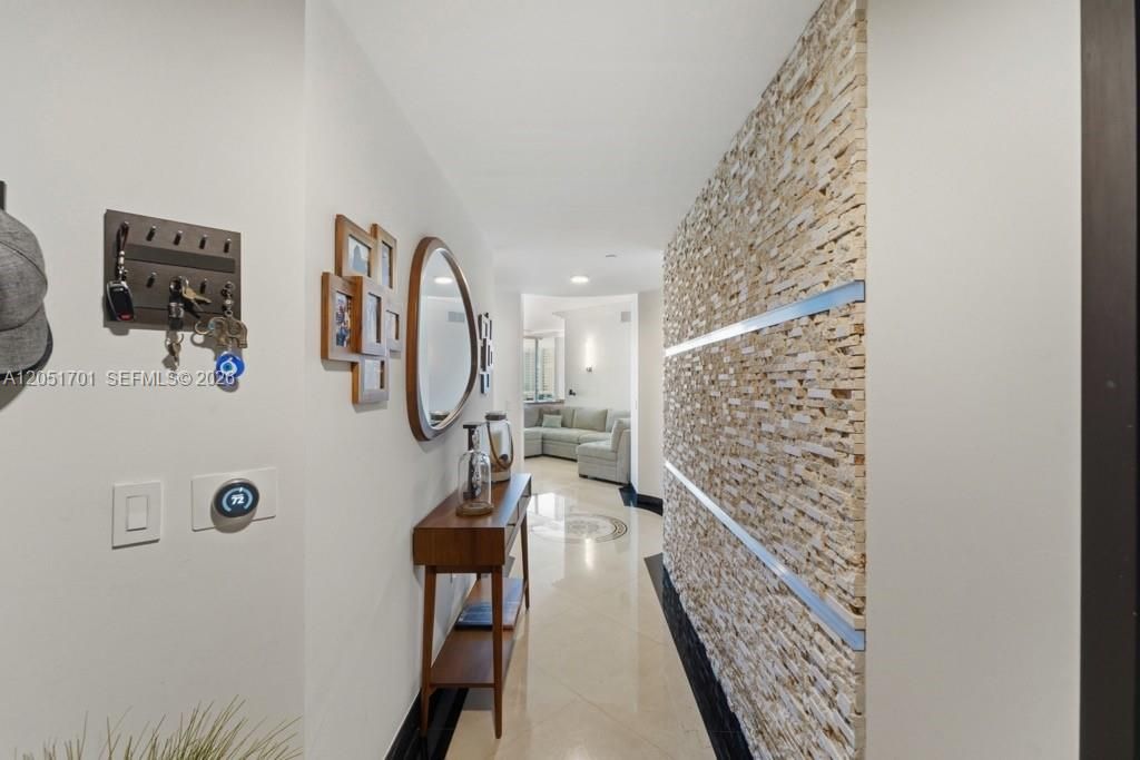 En Venta: $1,275,000 (3 camas, 2 baños, 1818 Pies cuadrados)