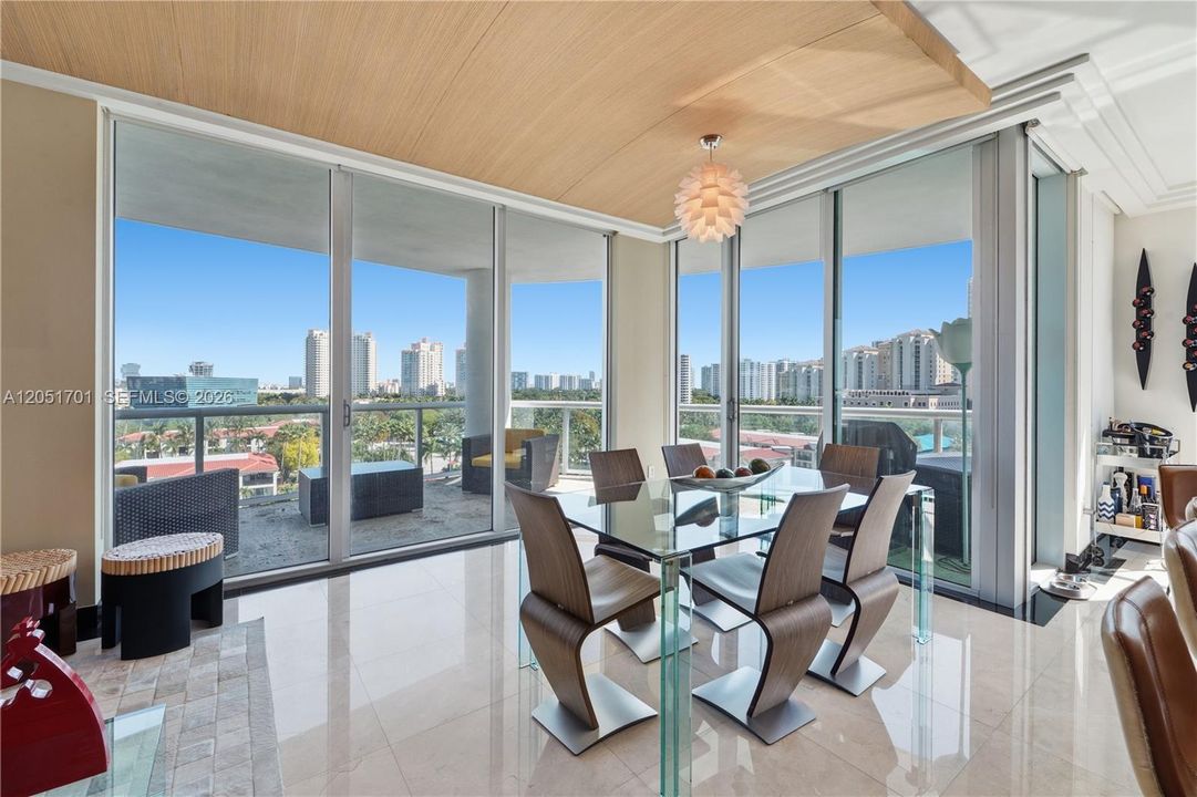 En Venta: $1,275,000 (3 camas, 2 baños, 1818 Pies cuadrados)