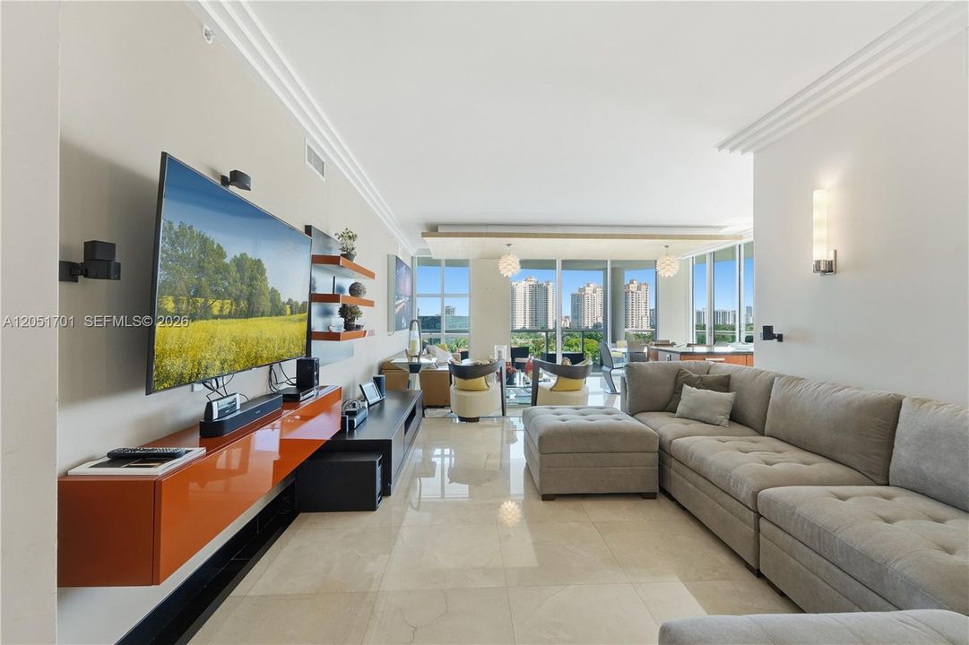 En Venta: $1,275,000 (3 camas, 2 baños, 1818 Pies cuadrados)