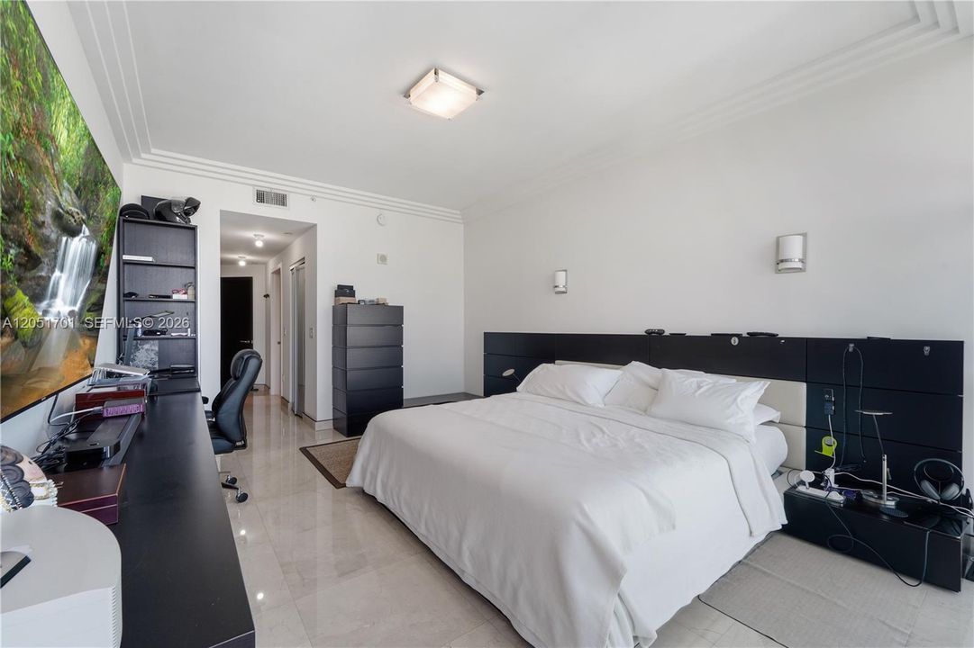 En Venta: $1,275,000 (3 camas, 2 baños, 1818 Pies cuadrados)