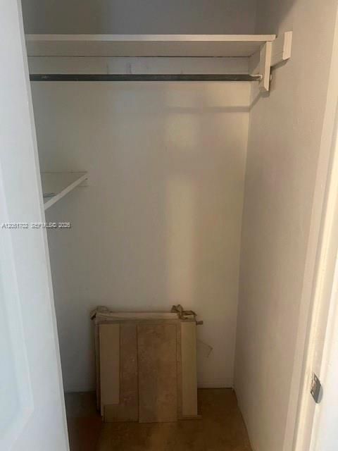 For Rent: $2,100 (2 beds, 1 baths, 950 Square Feet)