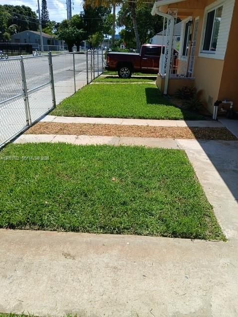 For Rent: $2,100 (2 beds, 1 baths, 950 Square Feet)