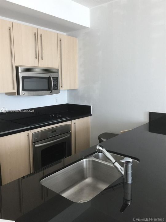 En Venta: $415,000 (1 camas, 1 baños, 694 Pies cuadrados)