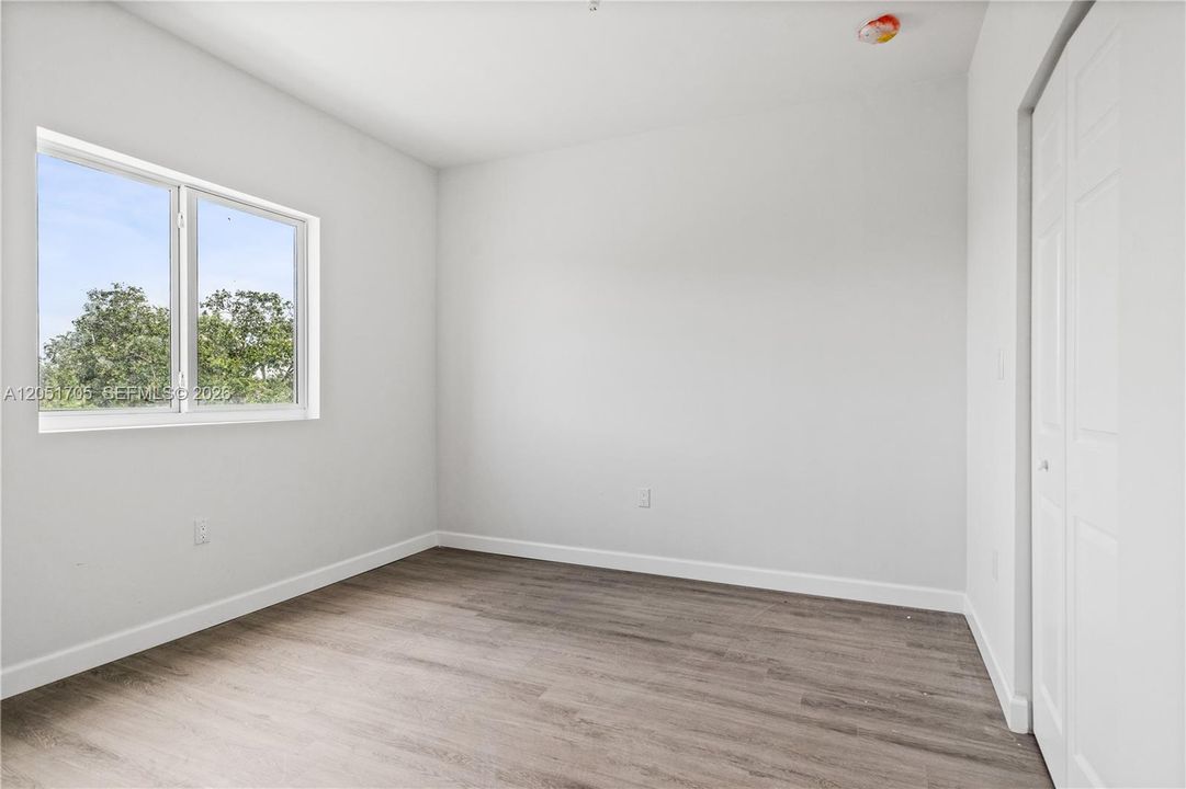 В аренду: $2,400 (2 спален, 1 ванн, 1112 Квадратных фут)