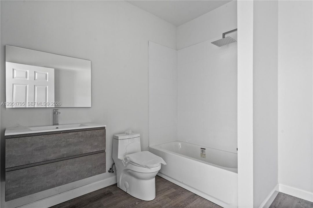 В аренду: $2,400 (2 спален, 1 ванн, 1112 Квадратных фут)