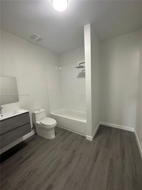 В аренду: $2,400 (2 спален, 1 ванн, 1112 Квадратных фут)