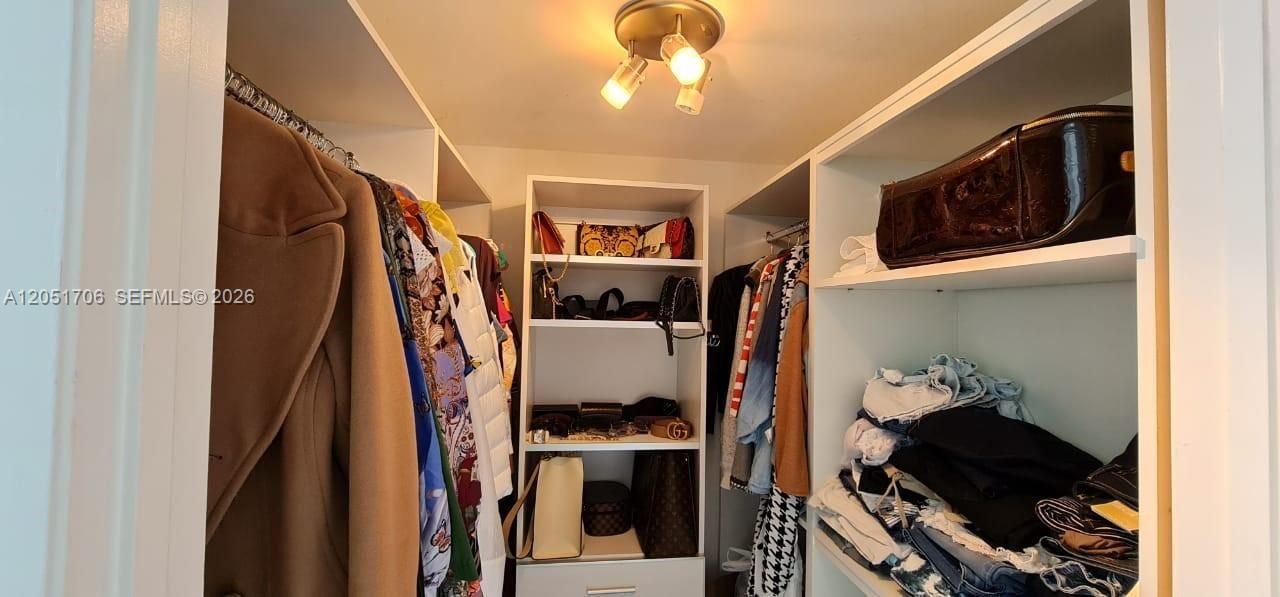 For Rent: $7,000 (3 beds, 2 baths, 1789 Square Feet)