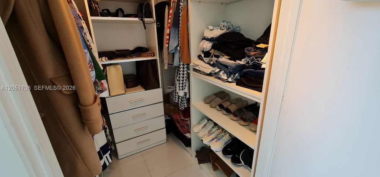 For Rent: $7,000 (3 beds, 2 baths, 1789 Square Feet)