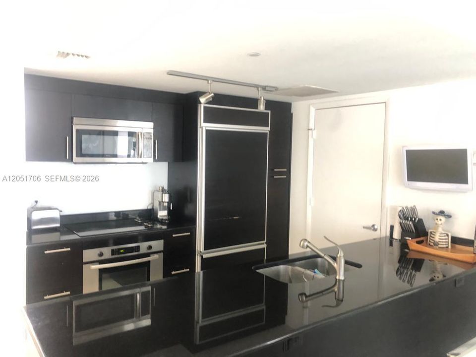 For Rent: $7,000 (3 beds, 2 baths, 1789 Square Feet)